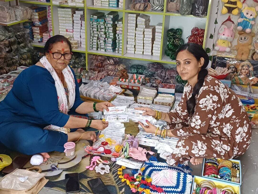 राखी ने बदली सास-बहू की किस्मत! 1200 राखियों से 25 हजार मुनाफा, अब 2000 का टारगेट....see more