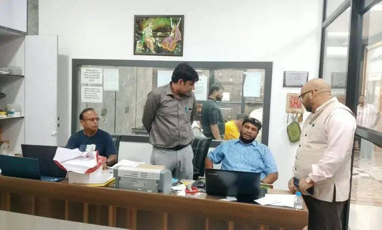 GST चोरी का खेल पड़ा भारी! काशीपुर में 3 फर्मों पर एक साथ छापा, करोड़ों की कार्रवाई....see more