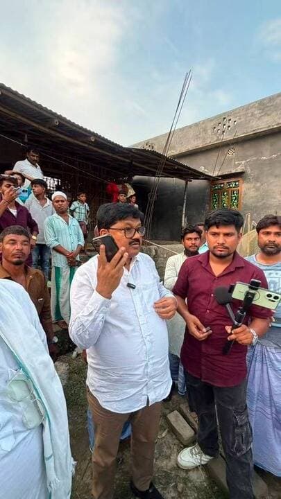विदेश में नौकरी के नाम पर युवाओं से ठगी , बड़े पार्टी के नेता पर आरोप,,
#BreakingNews #newsfeed #Update