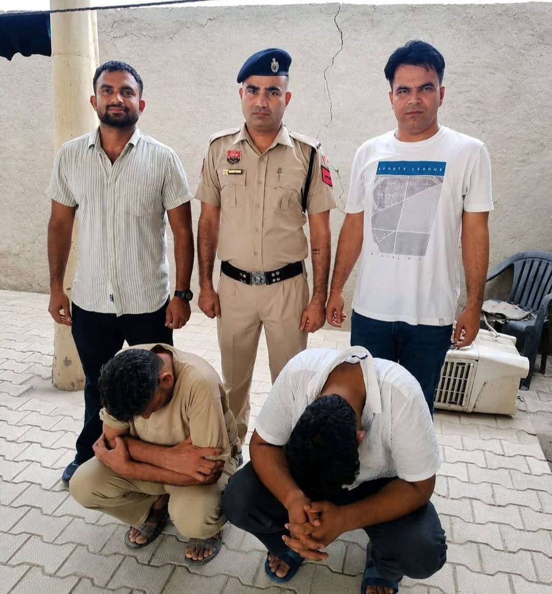 चरखी दादरी में अवैध डोगा गन सहित See More....
