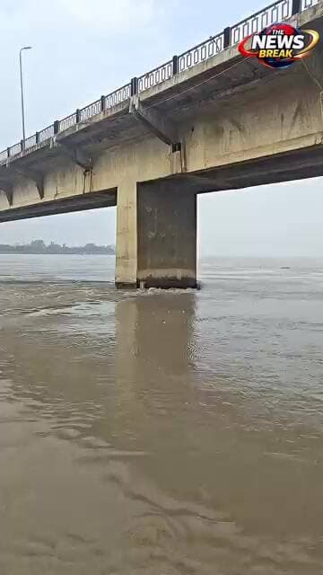 सरयू नदी का रौद्र रूप, 24 घंटे में 20 सेंटीमीटर बढ़ा जलस्तर,खतरा बिंदु से ऊपर बह रही नदी