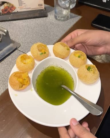 Share with all Golgappe loversЁЯШНтЭдя╕П
Follow @bhukkad_prayagi for more such content
Repost not allowed ЁЯЪл
ЁЯУН DM TO KNOW THE LOCATION
#golgappa #golgappareel #panipuri #panipurilovers #puchka #foodporn #streetfoodindia #streetfood #streetfoodlovers #dhanbadblogger #dhanbad #sakshiadmires #midnightcravings #foodblogger #trending #yummyfood