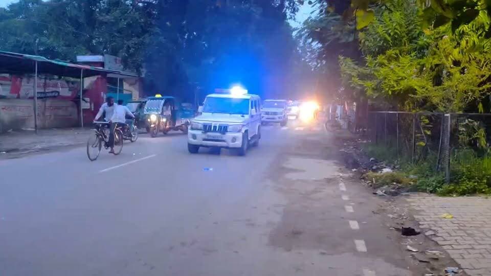 रायबरेली
आईजी रेंज लखनऊ पहुंचे रायबरेली
मुख्यमंत्री योगी आदित्यनाथ के संभावित दौरे से पहले तैयारियों का लिया जायजा।
जीआईसी में बन रहे पार्किंग स्थल का किया निरीक्षण
एसपी रवि कुमार सहित विभाग के आलाधिकारी रहे मौजूद।