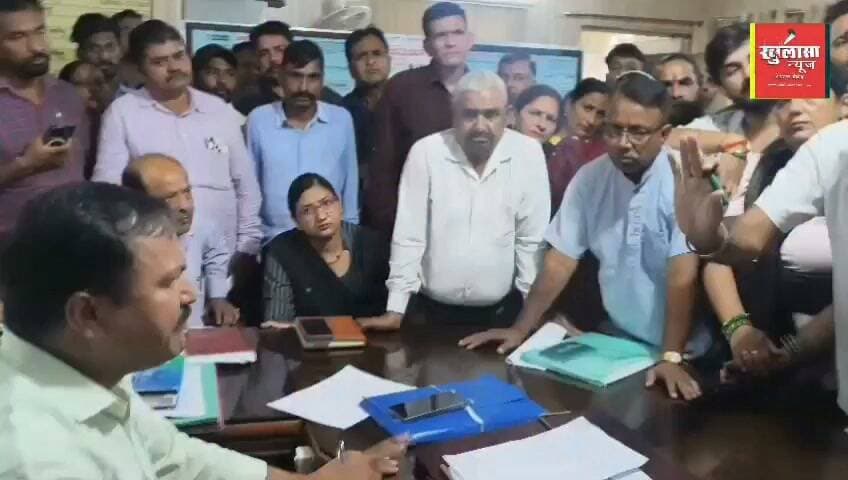 ...जब रुड़की नगर निगम आयुक्त दफ्तर में चली स्काइवर्ल्ड स्कूल के बच्चों की कक्षा! कृष्णानगर गली नम्बर 20 में भारी जलभराव से परेशान स्कूल के बच्चे,शिक्षकों संग बसों में पहुंचे निगम! पक्ष जानने को खुलासा न्यूज ने मिलाया एमएनए का फोन पर नहीं हुआ रिसीव...