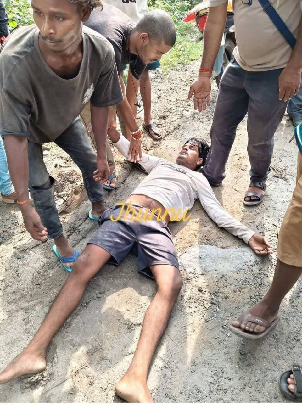 कोडरमा घाटी के बंदरचुवां खदान के समीप अनियंत्रित ट्रेलर ट्रक दुर्घटनाग्रस्त, पुलिस ने चालक को गंभीरावस्था में पहुँचाया सदर अस्पताल।
#accident #police #foryoupageシ #follower
