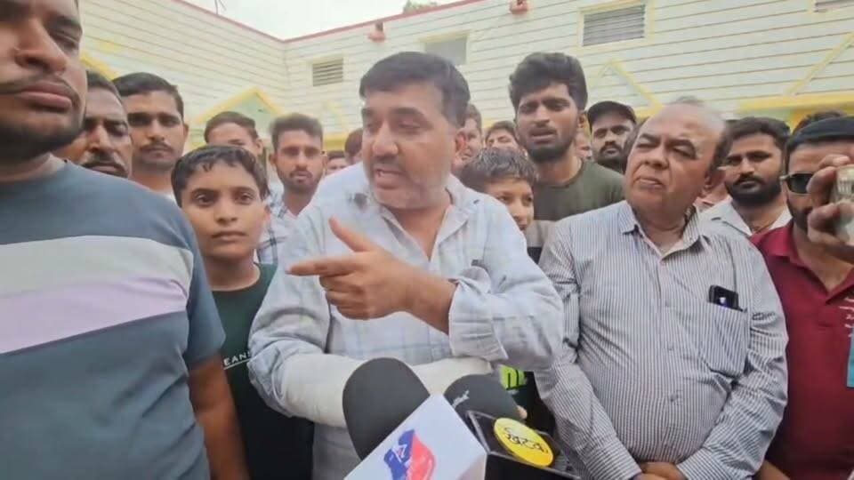 बाड़मेर माली समाज के लोगों में आक्रोश,पुलिस अधीक्षक को सौपा ज्ञापन।