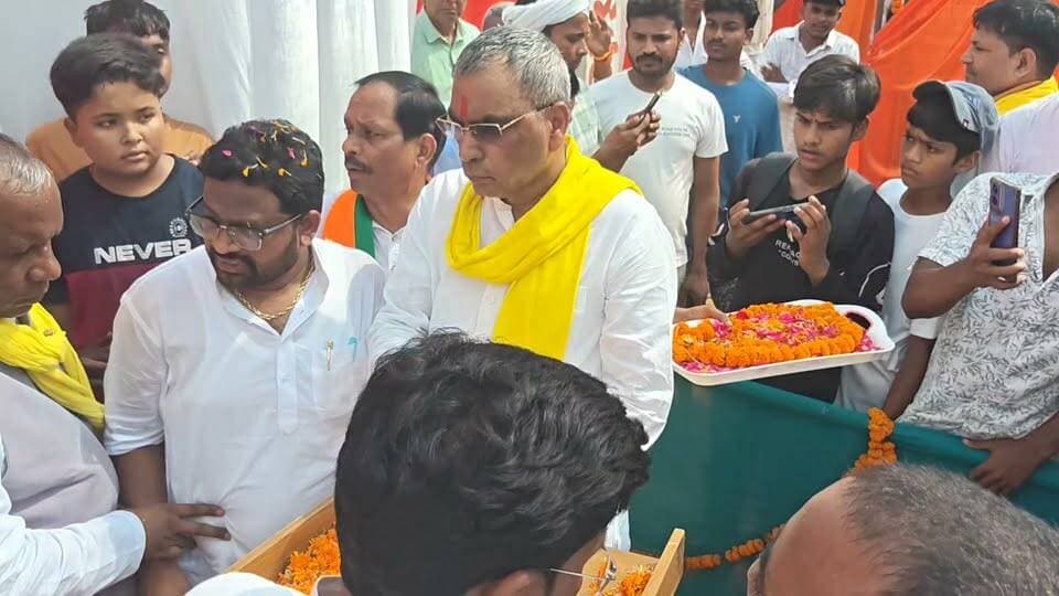 मऊ के रतनपूरा में 51 विकास कार्यों का मंत्री ओमप्रकाश राजभर ने लोकार्पण किया। देखिए कार्यक्रम की तस्वीरें।
#खबरेंअभीतक #KhabareAbhiTak #Mau #OmPrakashRajbhar