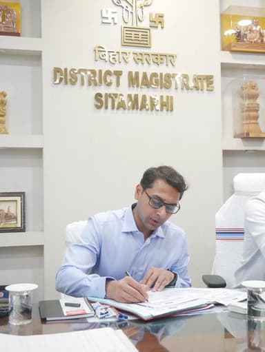 जिला पदाधिकारी (DM) श्री तनय सुल्तानिया ने किया पदभार ग्रहण ❤️
#न्यू़जबिहारकीआवाज #newsbiharkiaawaj