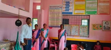 #बालाघाट
आज दिनांक 21-08-2026 को श्री अभिषेक सर्राफ (IAS) मुख्य कार्यपालन अधिकारी, जिला पंचायत बालाघाट द्वारा प्रभावित क्षेत्र में संचालित छात्रावास/आश्रम/विद्यालयों का निरीक्षण कर छात्रों की समस्याओं को सुना तथा बीमारियों से बचाव के संबंध में समझाइश दी गई। इसके साथ ही जनजातीय कार्य विभाग एवं अन्य विभागीय अधिकारियों द्वारा भी प्रभावित क्षेत्र में संचालित संस्थाओं का निरीक्षण कर आवश्यक निर्देश दिए गए।
प्रभावित क्षेत्र में संचालित सभी संस्थाओं में पानी की टंकियों की सफाई की जा चुकी है तथा सभी परिसरों में नियमित साफ-सफाई की जा रही है। सभी छात्रावास/आश्रम में उबले हुए पानी की उपलब्धता सुनिश्चित की गई है। आज दिनांक 21-08-2026 को अधिकारियों द्वारा विकासखंड बैहर के 03 छात्रावास एवं 03 शालाओं का निरीक्षण किया गया।
#CMMadhyaPradesh
#JansamparkMP
#WelfareTribal