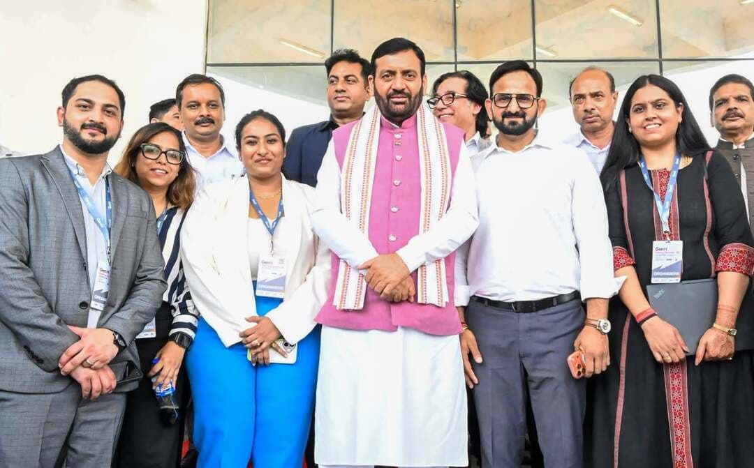 हरियाणा के मुख्यमंत्री नायब सिंह सैनी ने शुक्रवार को गुरुग्राम यूनिवर्सिटी में ‘जेन-एच युवा उद्यमी चौपाल’ कार्यक्रम में शिरकत करते हुए युवाओं के साथ बेबाक और आत्मीय बातचीत की। युवा इंटरप्रेन्योर्स ने मुख्यमंत्री से राजनीति में बिना विरासत के आगे बढ़ने, असफलता से उबरने, तकनीक, खेल, रोजगार, नशे की चुनौती, स्टार्टअप, सरकारी कामकाज की गति और परिवार जैसे सीधे-सवाल पूछे। CM सैनी ने कहा कि आने वाला समय #GenZ युवाओं, नई तकनीक, इनोवेशन और नई सोच का है।
#CMSaini #GurugramUniversity #GenH #YoungEntrepreneurs’Chaupal’ #ViksitBharat2047 #GenerationHeartBeat