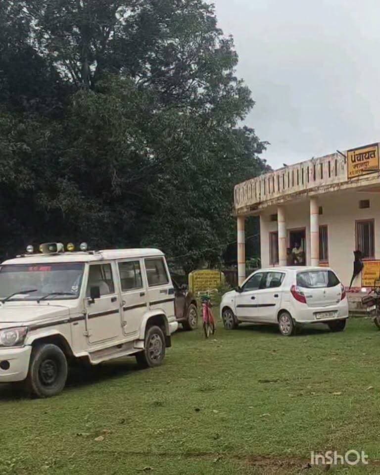 अब जरा उदयपुर वन परिक्षेत्र के रेंजर फेंकू चौबे मैनपाट में जलवा बिखेर के अब उदयपुर में बवाल काट रहा है वाह रे गजब की गुंडागिरी