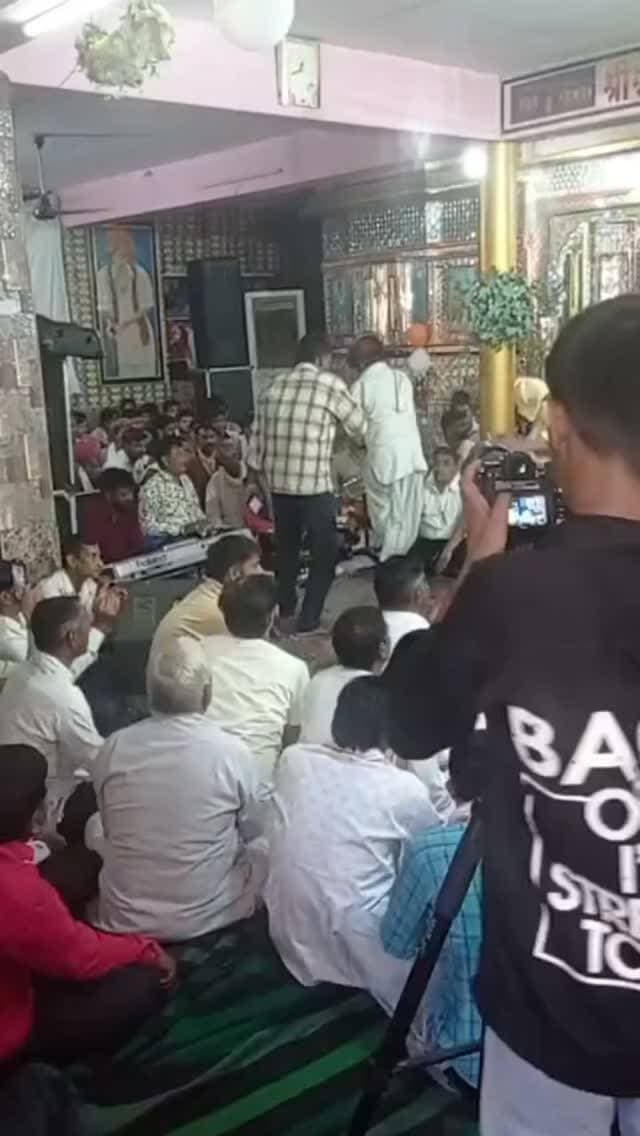 सगस जी महाराज का जन्मोत्सव धूमधाम से मनाया गया
धनेतकलां गांव स्थित सगस जी महाराज मंदिर में जन्मोत्सव का भव्य आयोजन श्रद्धा और उत्साह के साथ मनाया गया। इस अवसर पर मंदिर परिसर में श्रद्धालुओं की भीड़ उमड़ी और धार्मिक कार्यक्रमों का आयोजन हुआ। देखिए जन्मोत्सव समारोह से प्राप्त हुईं कुछ खास झलकियां।