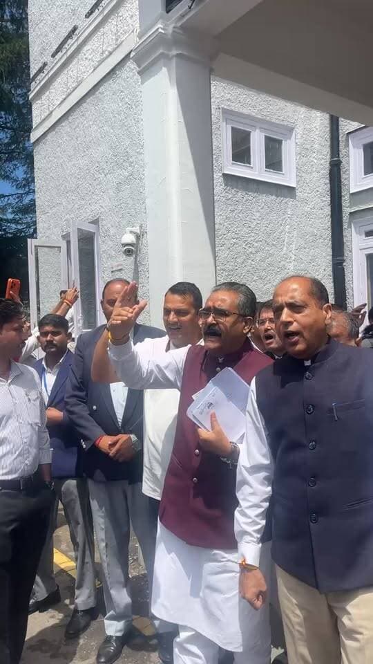 शिमला लाइव: विधानसभा मानसून सत्र के दूसरे दिन उपमुख्यमंत्री द्वारा विपक्ष पर लगाए आरोपों के बाद देखें क्या बोले नेता प्रतिपक्ष जयराम ठाकुर
#himachalpradesh #shimla #bhajpa #jairamthakur