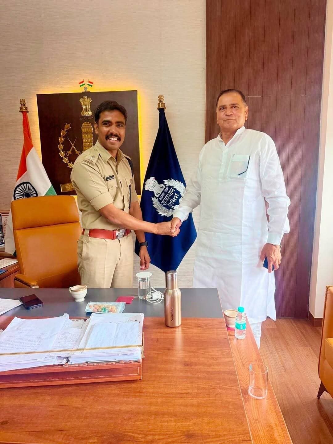 डीग में पूर्व सांचौर सेवाकाल की यादें हुईं ताजा
IPS कांबले शरण गोपीनाथ से सांचौर विधायक जीवाराम चौधरी से आत्मीय मुलाकात की
