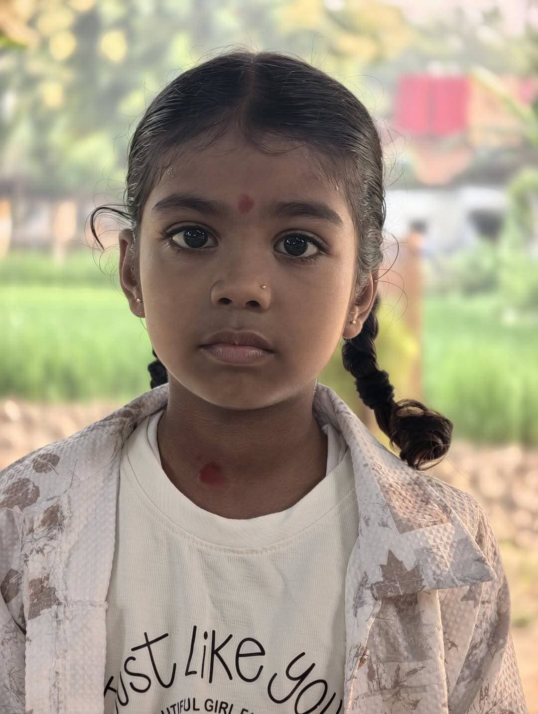 जन्मदिन की हार्दिक शुभकामनाएं मेरी प्यारी बिटिया अन्नी .....