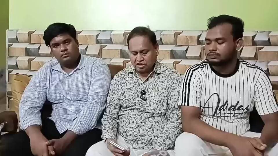 সাংবাদিক সম্মেলনে বিধায়ক হুমায়ুন কবির ।