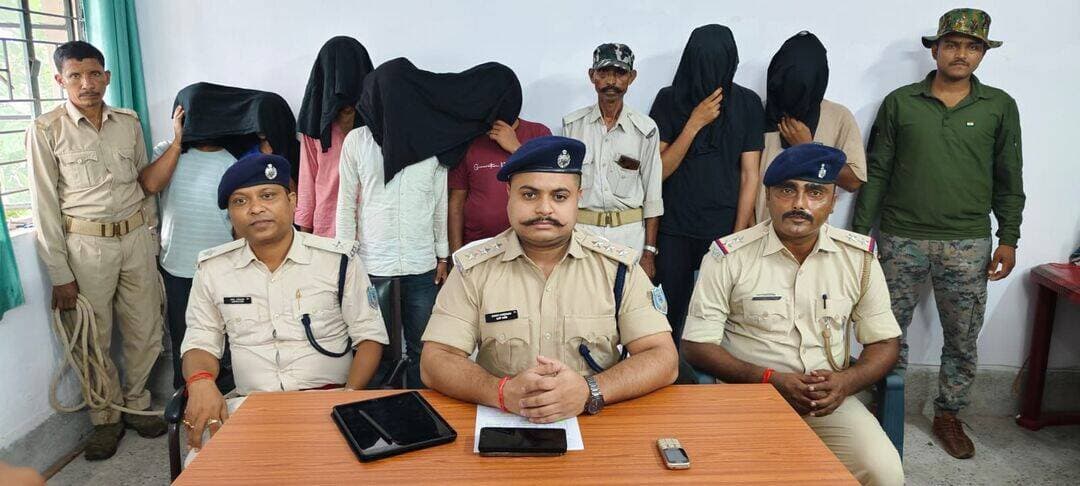 चतरा के चांदनी होटल में से@क्स रैकेट का खुलासा, मास्टरमाइंड महिला व चार युवतियों समेत 12 को भेजा गया जेल