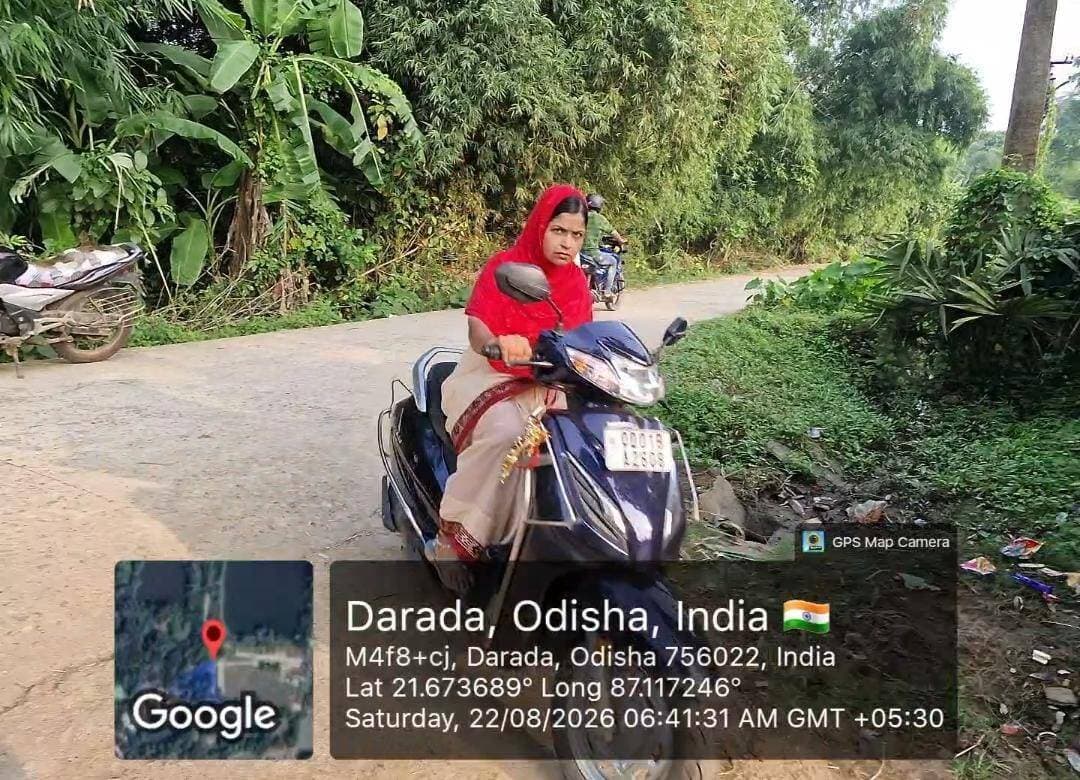 ରାଜ୍ୟରେ ଶିକ୍ଷା ବ୍ୟବସ୍ଥାକୁ ସ୍ୱଚ୍ଛ ଓ ଶୃଙ୍ଖଳିତ କରିବା ପାଇଁ ସରକାର ବିଭିନ୍ନ କଟକଣା ଓ ନିୟମ ପ୍ରଣୟନ କରିଛନ୍ତି। ମାତ୍ର ବାଲେଶ୍ୱର ଜିଲ୍ଲା ବସ୍ତା ଗୋଷ୍ଠୀ ଶିକ୍ଷା ଅଧୀନସ୍ଥ ଦରଡ଼ା ଲଷ୍ମୀନାରାୟଣ ସରକାରୀ ଉଚ୍ଚ ବିଦ୍ୟାଳୟରେ ଏହି ସମସ୍ତ ନିୟମକୁ ଜଳାଞ୍ଜଳି ଦିଆଯାଇଥିବା ଅଭିଯୋଗ ହୋଇଛି। ସରକାରୀ ନିୟମର ଖୋଲାଖୋଲି ଅମାନ୍ୟ ଏବଂ ବିଭାଗୀୟ କର୍ତ୍ତୃପକ୍ଷଙ୍କ ନିଷ୍କ୍ରିୟତାକୁ ନେଇ ବୁଦ୍ଧିଜୀବୀ ମହଲରେ ଅସନ୍ତୋଷ ପ୍ରକାଶ ପାଇଛି।ସରକାରୀ କୋଡ ଅନୁଯାୟୀପ୍ରତ୍ୟେକ ଶିକ୍ଷକ ଓ ଶିକ୍ଷୟତ୍ରୀ ସକାଳ ୬:୩୦ମିନିଟରେ ବିଦ୍ୟାଳୟ ପରିସ ରରେ ଉପସ୍ଥିତ ରହିବା ବାଧ୍ୟାତ୍ମକ। ମାତ୍ର ଏହି ନିୟମକୁ ଫୁ କରି ଉଡ଼ାଇ ଦେଇ କିଛି ଶିକ୍ଷକ ନିଜ ଇଚ୍ଛା ମୁତାବକ ବିଳମ୍ବରେ ବିଦ୍ୟା ଳୟରେ ପହଞ୍ଚୁଥିବା ଦେଖିବାକୁ ମିଳୁଛି।
CMO Odisha Surajtv Surajtv Odia Prabhati Parida #nityanandagond Education Minister #odisha Pratap Chandra Sarangi PMO India Rabindra Kumar Jena Kanak Vardhan Singh Deo DM Kalahandi #deobalasore #beobasta