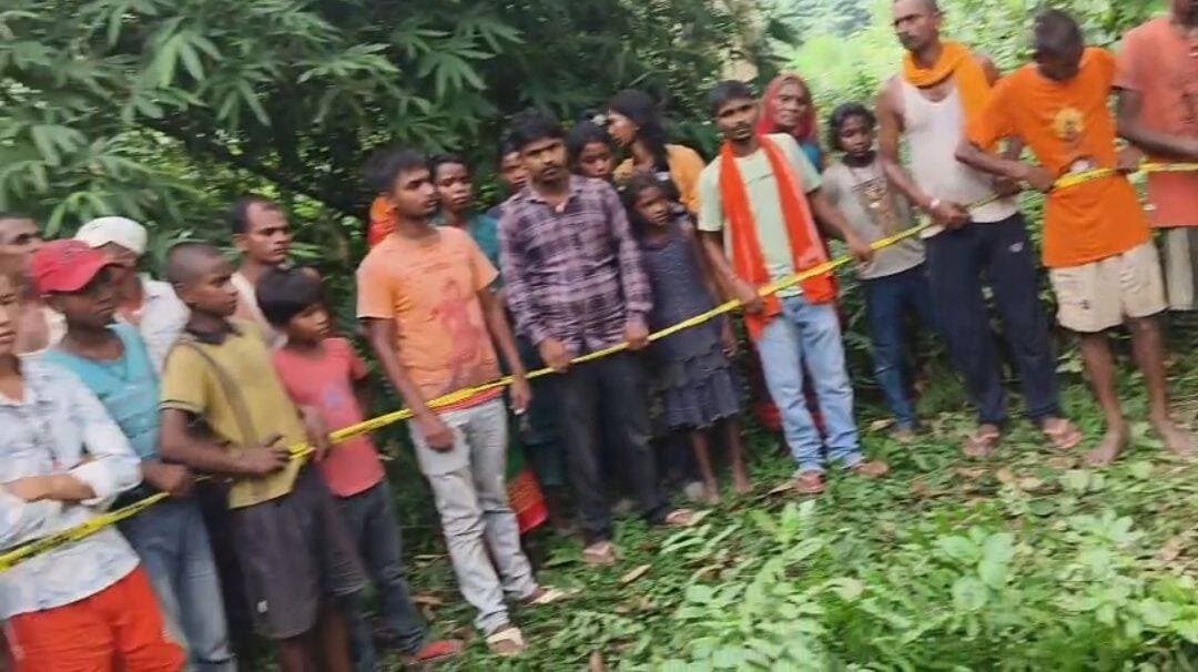 सहरसा में लापता छह वर्षीय बच्चे का जंगल-झाड़ी में मिला, गांव में मचा कोहराम......see more