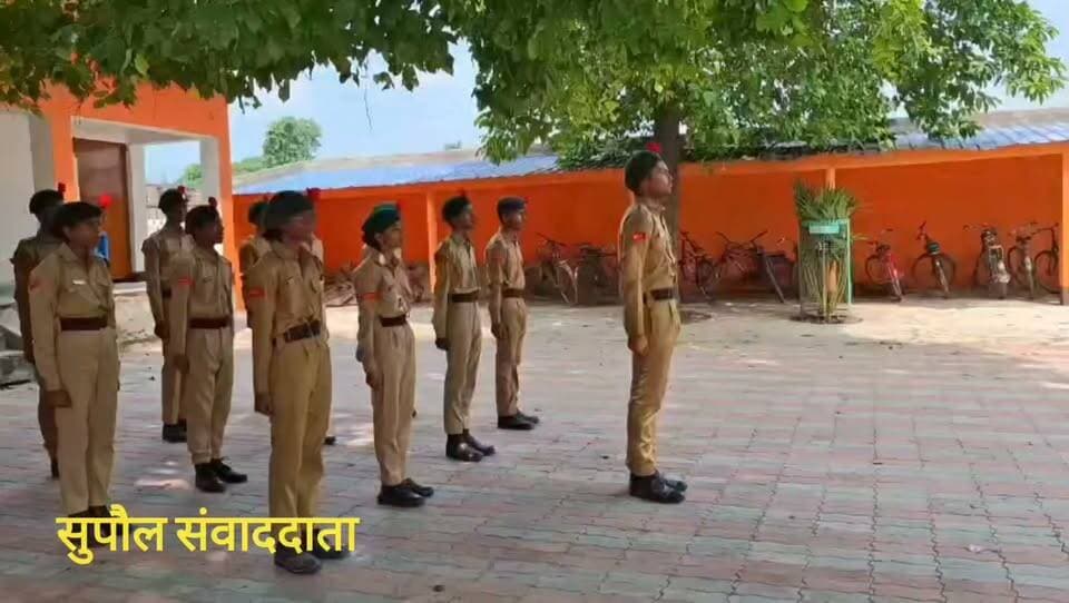 नशामुक्ति का संदेश लेकर स्कूल पहुंचे डीआईजी कुमार आशीष, छात्रों ने लिया नशे से दूर रहने का संकल्प