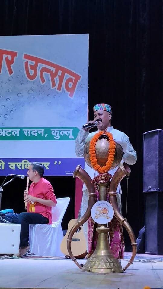 19 वां सूत्रधार मल्हार उत्सव, बेहतरीन मंच संचालक सूंदर श्याम महंत अटल सदन कुल्लू। Kullu Times
