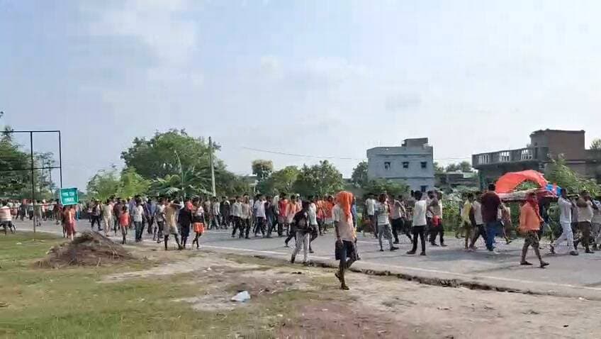 लौरिया में एक साथ निकला पाच अर्थी, गांव में कोहराम