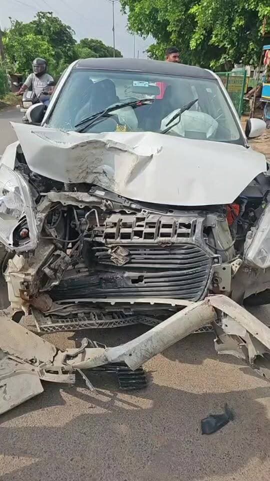 सेक्टर-56 में भीषण सड़क हादसा, नाबालिग कार चालक ने ट्रैक्टर में मारी टक्कर
टक्कर इतनी जोरदार कि ट्रैक्टर की ट्रॉली पलटी...
