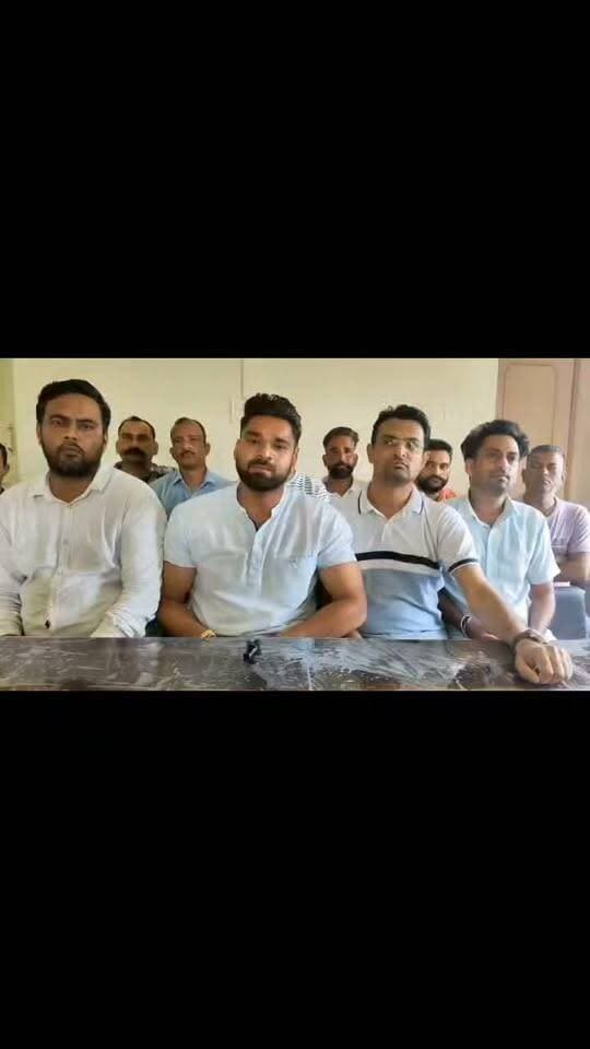 देहरा ।। News123 ।। कांग्रेस भाजपा झण्डा विवाद
⭕👉यूथ कांग्रेस का पलटवार, कहा आरोपों का जवाब तथ्य और कानून से दे भाजपा नेता