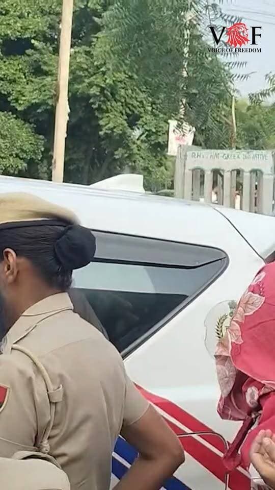 स्पा की आड़ में आखिर यहां क्या चल रहा था?
एल्डिको मॉल के गोल्डन स्पा पुलिस ने मारा छापा
#goldenspa
#raid
#faridabad
#voiceoffaridabad
#voiceoffreedom