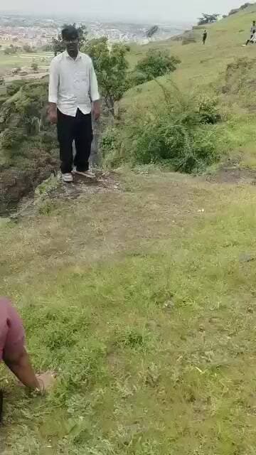 मुलगा मी आत्महत्या करेनमी मरून जाईन”, “मी घर सोडतो असे बोलला तर त्याला फक्त धमकी किंवा हट्ट समजू नये