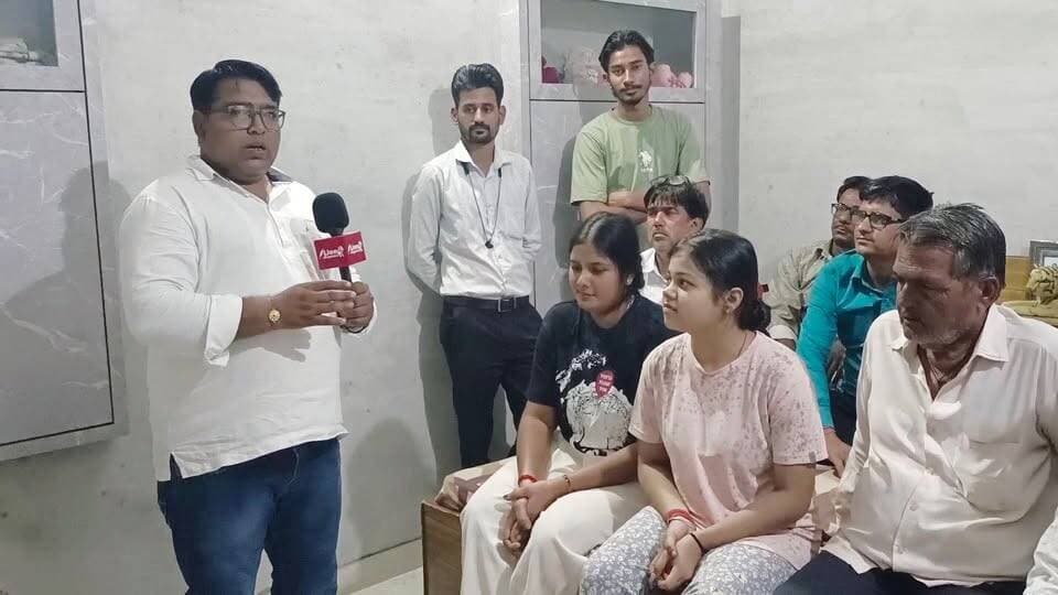 बतौर निर्दलीय प्रत्याशी रतनगढ़ के वार्ड 34 से भाग्य आजमा रही राजश्री के समर्थन में आए लोग, विकास के नाम पर देंगे वोट
