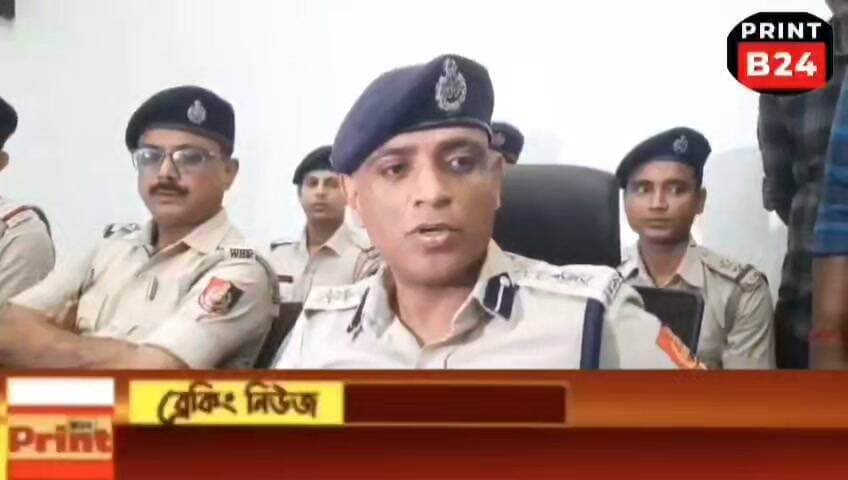বহরমপুরে তৃণমূল নেতার বাড়ি থেকে ৭টি আগ্নেয়াস্ত্র ও ১৮৬ রাউন্ড গুলি উদ্ধার, শক্তিপুরে আরও ৩টি অস্ত্রসহ মোট ৩ জন গ্রেফতার।