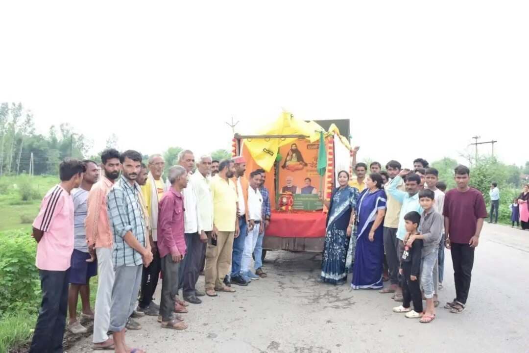 #सतना जिले में रैगांव विधानसभा क्षेत्र के ग्राम बराकला में पूज्य संत शिरोमणि रविदास जी महाराज की 650वीं जयंती के अवसर पर राज्यमंत्री श्रीमती Pratima Bagri ने सहभागिता कर संत रविदास जी को श्रद्धापूर्वक नमन कर कलश यात्रा का शुभारंभ किया।
Chief Minister, MP
#JansamparkMP