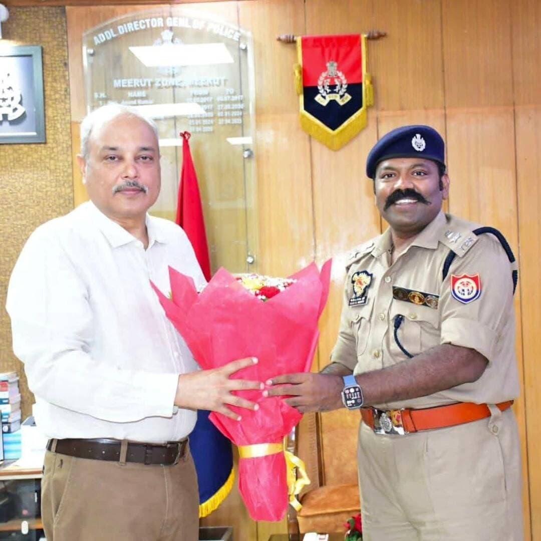 नवागत वरिष्ठ पुलिस अधीक्षक जनपद मेरठ बीबीजीटीएस मूर्ति (IPS) द्वारा जनपद मेरठ में अपना कार्यभार ग्रहण किया,,
कार्यभार ग्रहण करने के उपरांत वरिष्ठ पुलिस अधीक्षक बीबीजीटीएस मूर्ति (IPS) द्वारा अपर पुलिस महानिदेशक मेरठ जोन भानु भास्कर (IPS), मंडलायुक्त मेरठ मंडल भानु चंद्र गोस्वामी (IAS), पुलिस उप-महानिरीक्षक मेरठ परिक्षेत्र कलानिधि नैथानी (IPS) एवं जिलाधिकारी मेरठ डॉ. विजय कुमार सिंह (IAS) से शिष्टाचार भेंट की गई। #bbgtsmurthy @bbgtsmurthy_ips