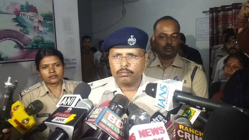 सदर थाना प्रभारी कुलदीप कुमारी बता रहे है किस लिए अमीषा प्रसाद को लिया गया था हिरासत मे
