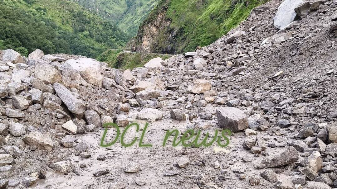 तवाघाट लिपूलेख सडक मार्ग बंद है।