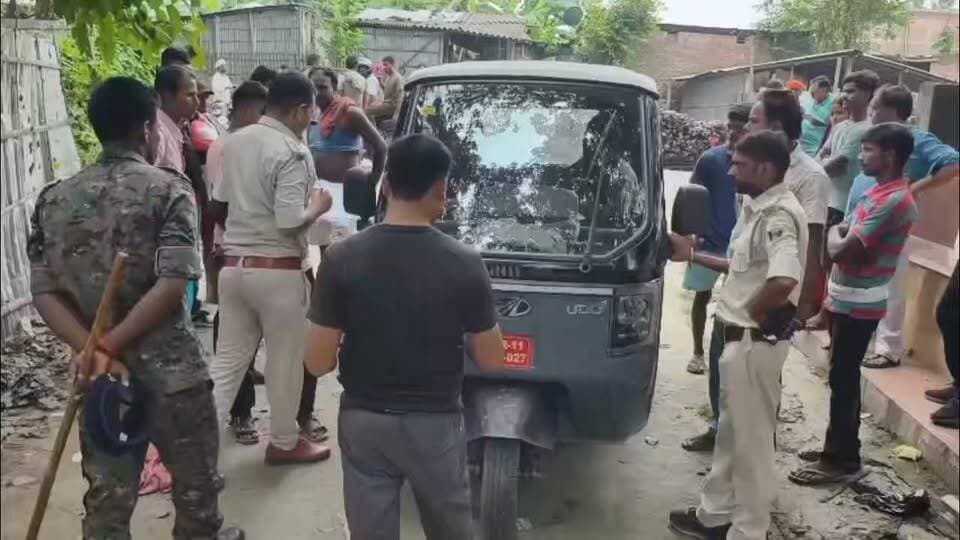 चाकूबाजी से सनसनी, एक भाई की मौ/त, दूसरा घायल, एक घंटे में गिरफ्तार