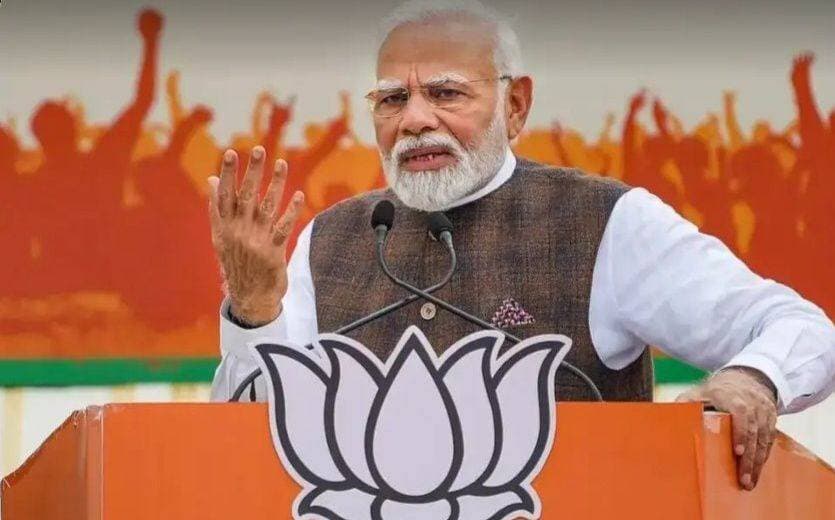 Bharatiya Janata Party (BJP) ने GenZ तक पहुंच बनाने के लिए बनाई स्पेशल टीम, जानें किस-किसको किया गया शामिल
संगरिया की आवाज़।
बीजेपी ने GenZ तक पहुंच बनाने के लिए एक टीम का गठन किया है। यह कदम प्रधानमंत्री नरेंद्र मोदी द्वारा मंत्रियों को युवाओं से जुड़ाव मज़बूत करने के निर्देश दिए जाने के कुछ दिनों बाद उठाया गया। बकौल रिपोर्ट्स, टीम में बीजेपी अध्यक्ष नितिन नबीन, राष्ट्रीय महासचिव स्मृति ईरानी और गुजरात के उपमुख्यमंत्री हर्ष संघवी समेत अन्य नेता शामिल हैं।
इससे पहले पीएम मोदी ने GenZ तक पहुंच बनाने के लिए.... ...इंस्टाग्राम रील्स भी शेयर की थीं
संगरिया की आवाज़