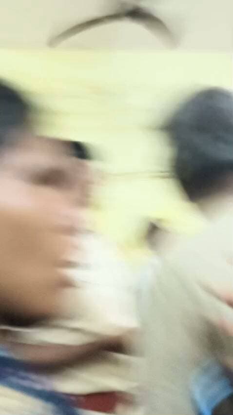 बारां के राजकीय जिला अस्पताल में हंगामा,
अस्पताल व अस्पताल प्रशासन पर सवालिया निशान...
जिला अस्पताल में भर्ती महिला मरीज निर्मला,पति भगवान लाल जाति सहरिया की उपचार के दौरान मौत, मौत के बाद लोगों ने अस्पताल में किया हंगामा, !!
#CMO #CMORajasthan #HealthMinister #Healthministerrajasthan #dcdmbaran #baransp #cmhobaran #pmobaran #baran
