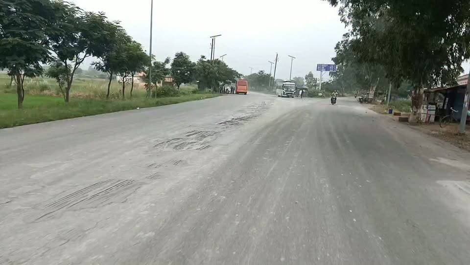 ପତ୍ରାପାଲି ନୁ କୁଚିଣ୍ଡା ଯିବାର ମୁଖ୍ୟ ରାସ୍ତା ର ଚିତ୍ର ଦେଖୁନ୍, ଆଉ ସଚେତନ ହଉନ୍ ଜୁହାର🙏 #kuchindatvlive #kuchinda #sambalpur #odishanews #environment