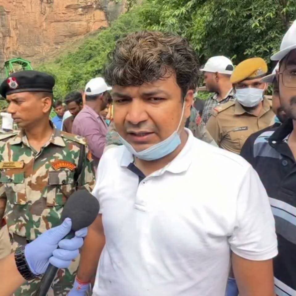 रोहतास के मां तुतला भवानी ईको पर्यटन स्थल में स्वच्छता अभियान के बाद डीएम की अपील— पर्यटन स्थल की खूबसूरती बनाए रखें, कचरा न फैलाएं और स्वच्छता में अपनी भागीदारी निभाएं।
#rohtasnews #rohtasdistrict #tutlabhawani
