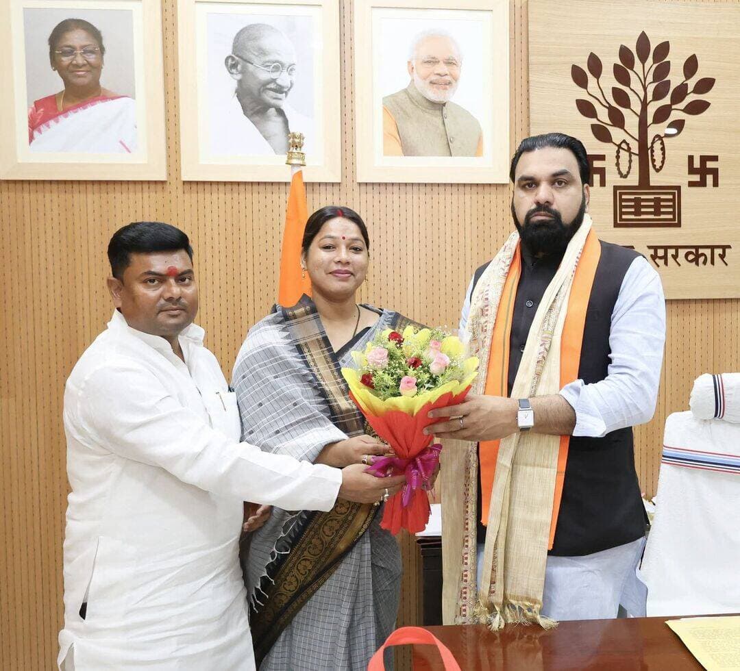 छपरा के विकास के लिए सदर विधायक छोटी कुमारी मिलने पहुंची मुख्यमंत्री सम्राट चौधरी से <nis:link nis:type=tag nis:id=siwanews nis:value=siwanews nis:enabled=true nis:link/> <nis:link nis:type=tag nis:id=localnews nis:value=LocalNews nis:enabled=true nis:link/> <nis:link nis:type=tag nis:id=trending nis:value=trending nis:enabled=true nis:link/> <nis:link nis:type=tag nis:id=chapra nis:value=chapra nis:enabled=true nis:link/>