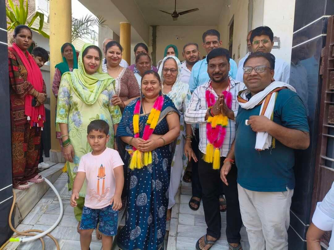 मोनिका गर्ग उर्फ खुशी को वार्ड नम्बर 15 से वार्ड वासियों का मिल रहा है भरपूर समर्थन
वार्डवासियों का आभार,
मोनिका विश्वास दिलवाती है कि वार्ड में निष्पक्ष और निस्वार्थ भावना से कार्य किया जाएगा
