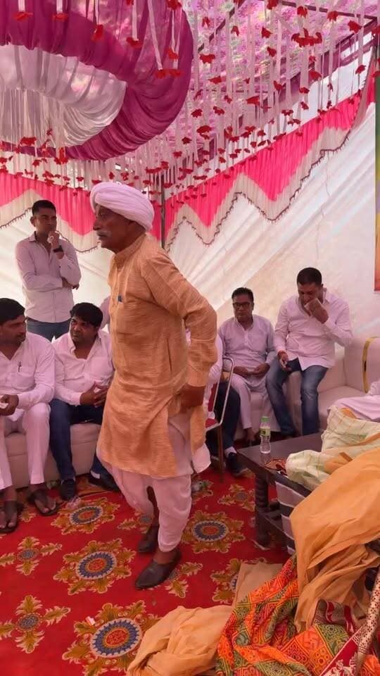 बड़ौली में उत्कर्ष चौधरी का जोरदार भाषण, ग्रामीणों में दिखा जबरदस्त उत्साह 🔥
#UtkarshChaudhary
#Badoli
#BadoliVillage
#HaryanaNews
#PalwalNews
#HaryanaVoice
#RaginiCompetition
#RaginiProgram
#HaryanaLive
#PalwalLive