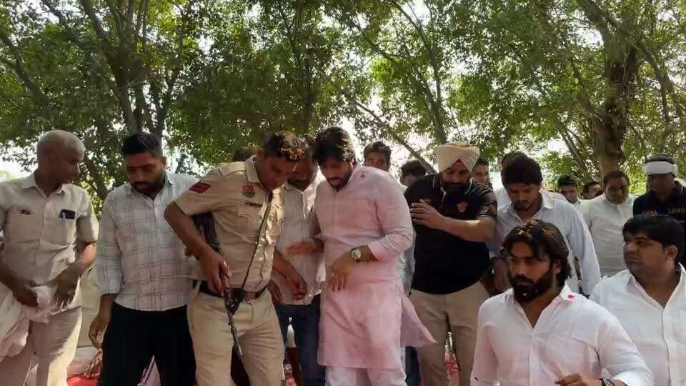 बडौली में रागिनी प्रतियोगिता का रंग, उत्कर्ष चौधरी के स्वागत को उमड़ा ग्रामीणों का हुजूम Haryana Voice Palwal टीम उत्कर्ष चौधरी