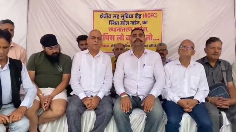 LIVE Update: जोगिंदर नगर में क्रमिक अनशन जारी,जोगिन्दरनगर
विकास मंच के संस्थापक केके सकलानी का मिला समर्थन