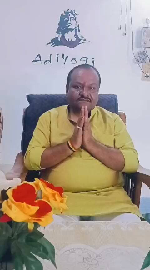 #चलो_मतंगेश्वर_महादेव 🚩🔱
सावन के चौथे सोमवार के पावन अवसर पर तालगांव रामटौरिया मंदिर से खजुराहो स्थित श्री मतंगेश्वर महादेव मंदिर तक विशाल पदयात्रा का आयोजन किया जा रहा है।
यह पदयात्रा पूर्व जिलाध्यक्ष एवं वरिष्ठ नेता डॉ. घासीराम पटेल (दद्दा) के पुत्र, समाजसेवी कमलेश पटेल के नेतृत्व में निकाली जाएगी।
📅 दिनांक: 24 अगस्त, सोमवार
🕙 समय: सुबह 10 बजे
📍 प्रारंभ स्थल: रामटौरिया मंदिर, तालगांव
📍 गंतव्य: श्री मतंगेश्वर महादेव मंदिर, खजुराहो
पदयात्रा के समापन पर भगवान मतंगेश्वर महादेव का जलाभिषेक किया जाएगा तथा क्षेत्र की सुख-समृद्धि, खुशहाली एवं अच्छी वर्षा की कामना की जाएगी।
समाजसेवी कमलेश पटेल ने सभी शिवभक्तों, श्रद्धालुओं एवं क्षेत्रवासियों से अधिक से अधिक संख्या में पदयात्रा में शामिल होकर भगवान भोलेनाथ का आशीर्वाद प्राप्त करने की अपील की है।
हर हर महादेव! 🔱🚩
#MatangeshwarMahadev #Khajuraho #Chhatarpur #Mahadev #SawanSomwar #BolBam #ShivBhakt #Bundelkhand #MPNews #UliveIndia #HarHarMahadev