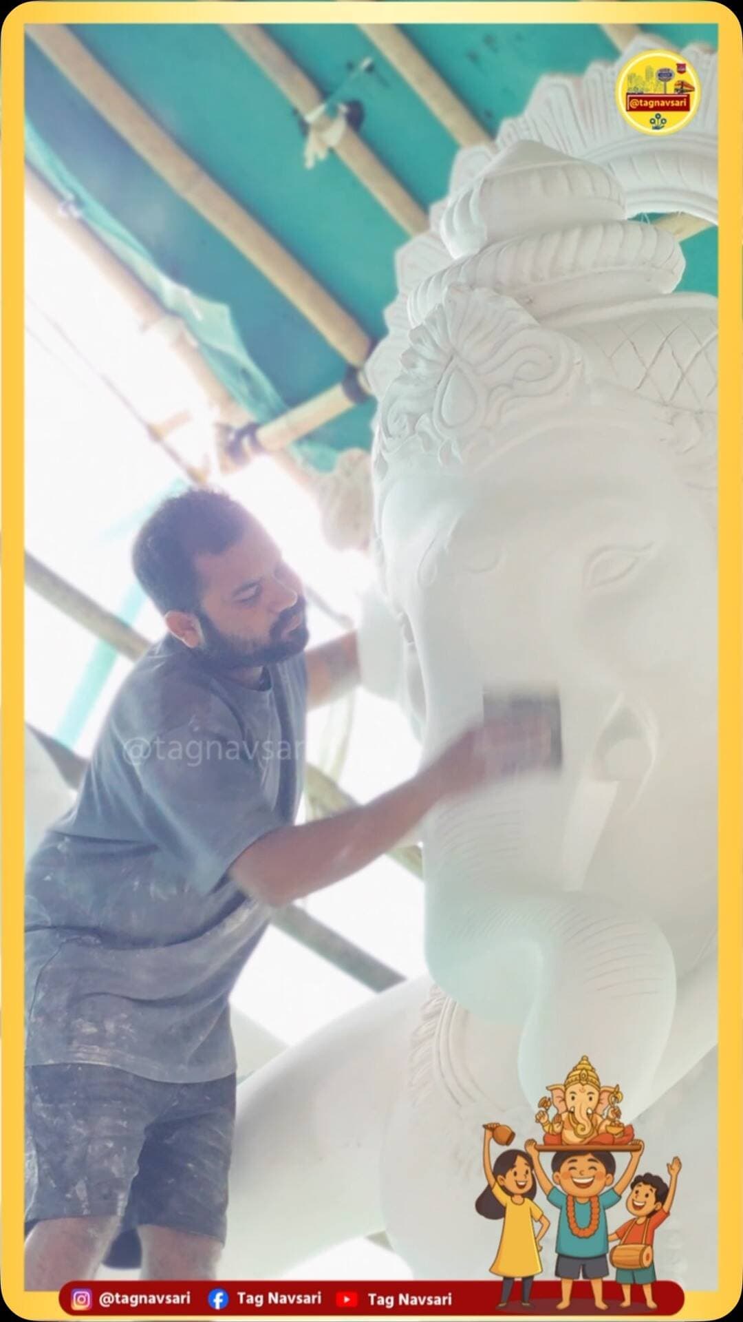 જેમના એક દર્શનથી આપણા બધા વિઘ્નો દૂર થઈ જાય છે... એ વિઘ્નહર્તાને માટીમાંથી સાકાર કરવા પાછળ કેટલાય હાથોનો પસીનો અને દિલનો ભાવ જોડાયેલો હોય છે.
#navsari #navsarinews #tagnavsari #gujaratnews