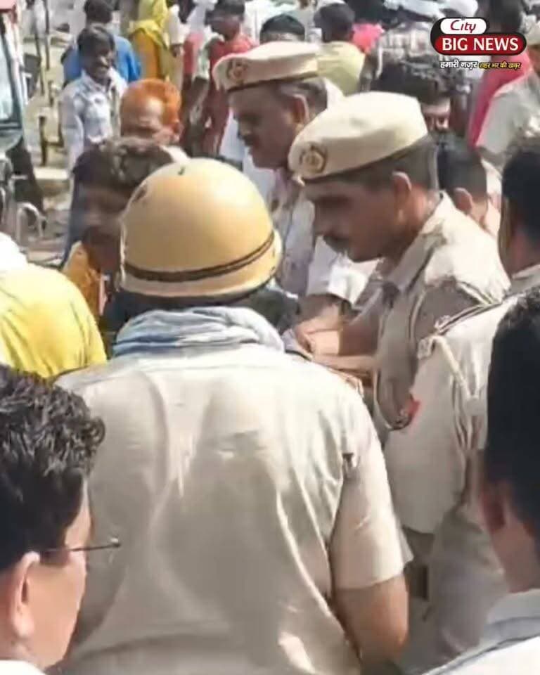 'पर क्या यह परमानेंट सॉल्यूशन है" पुलिस कर्मचारियों पर सफाई कर्मियों ने फेंका कचरा जबरदस्ती गिरफ्तारी और उसके बाद में सफाई? ऐसा कब तक?
#citybignews #hisar #Hansi #NagarNigamHisar