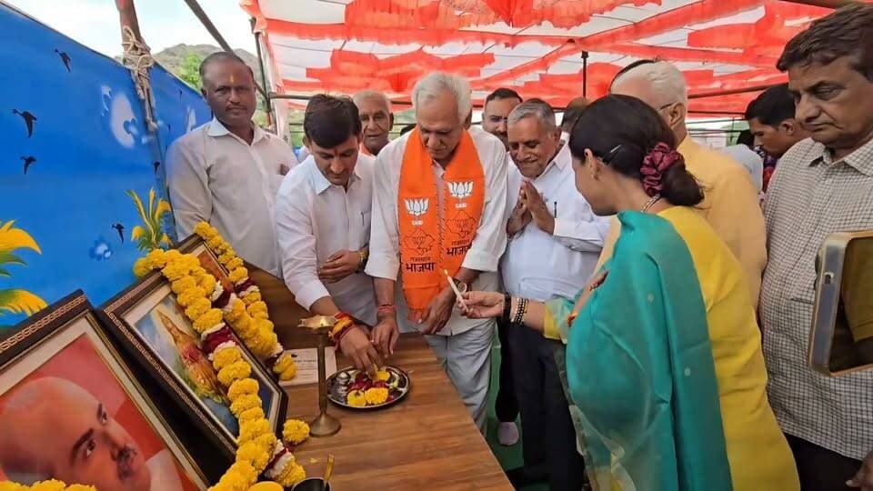 बाड़मेर बीजेपी कार्यालय में नगर परिषद के चुनाव की तैयारियां।